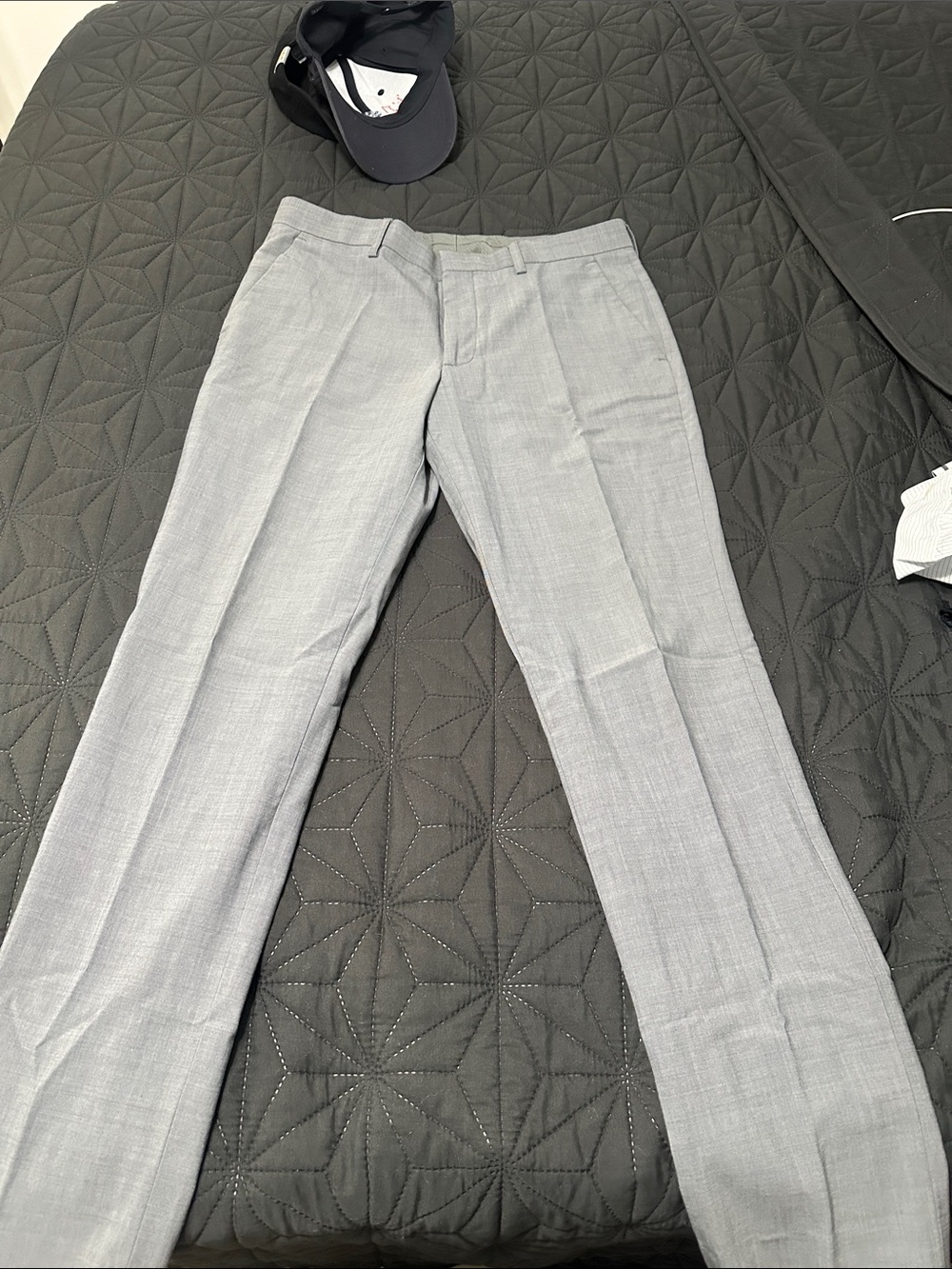 Express Light Gray Men's Dress Pants - Sleek Pleated Front 30x32